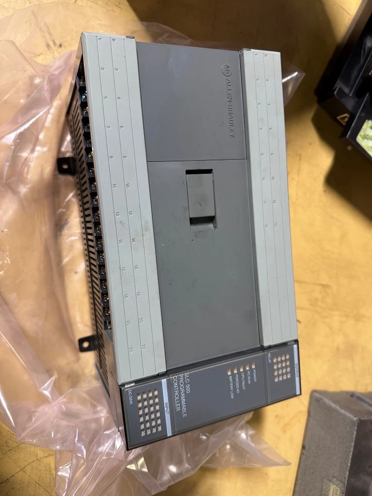 ALLEN BRADLEY SLC-500 PLC - NEW