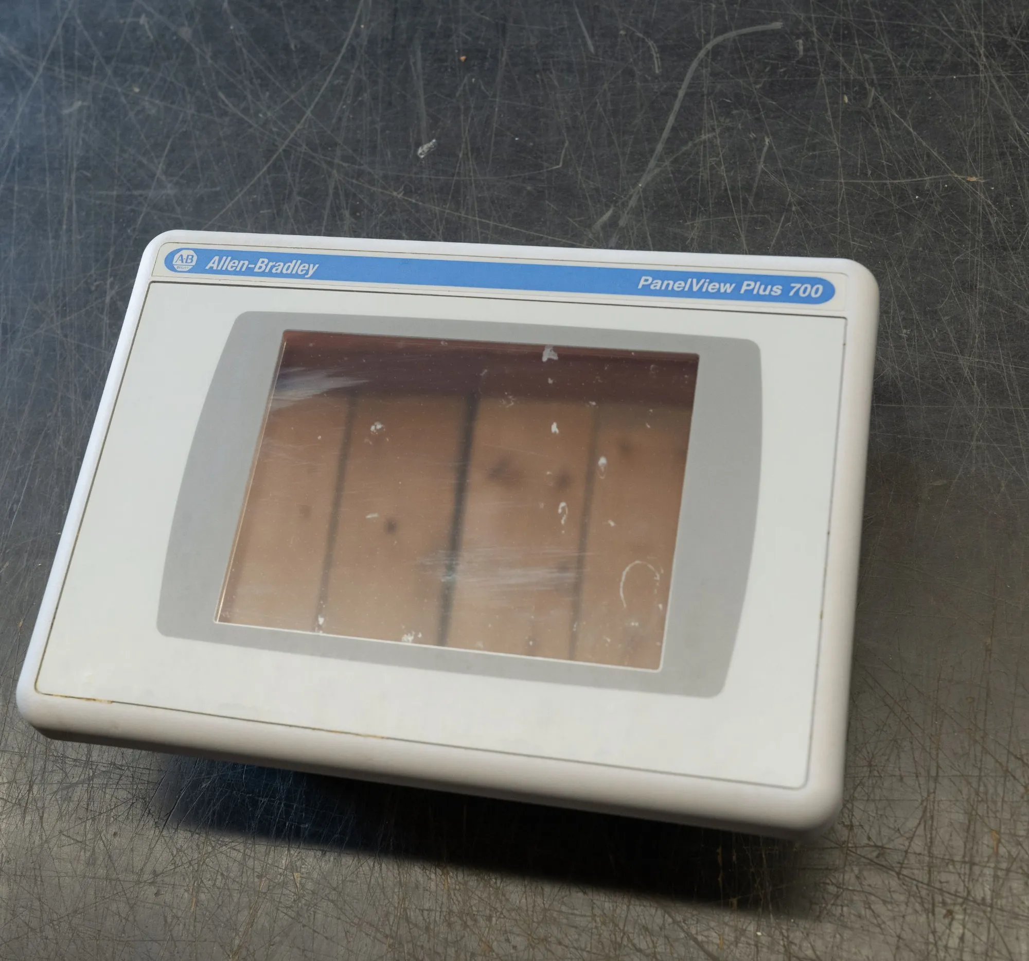 USED ALLEN BRADLEY 2711P-RP6D