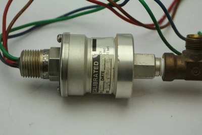 Used CCS 46-1058 Pressure Switches California US | Davliegogo LLC #1705257