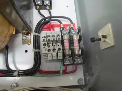 Marcie Electric GN2000-LR-US Transformer Disconnect 2000VA 460V 115V Enclosure
