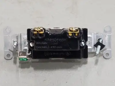 NEW HUBBELL CSB120W