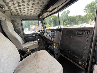 Used 2000 KENWORTH T800 TRI-AXLE DUMP TRUCK Dump trucks Michigan US | Miedema Asset Management Group #1436985