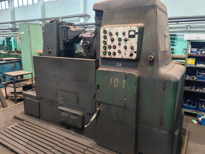KOMSOMOLETZ Gear Hobber, in good used condition, POA
