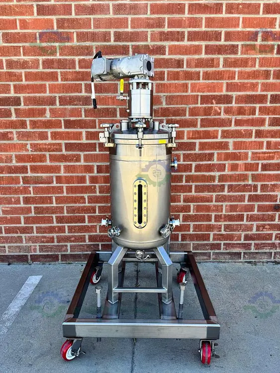 Used UNKNOWN BRAND 100 LITER MIXING TANK W/ LENZE 3 PHASE MOTOR, IMPELLER Reactors California US | Equipment Lab #1083185