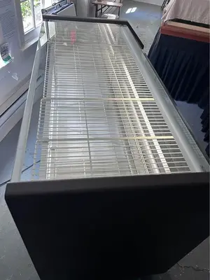 USED COMMERCIAL BAKER DISPLAY CASE 50
