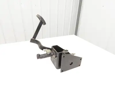 Caterpillar EP18KT Forklift Hydraulic Brake Pedal Master Cylinder Assembly