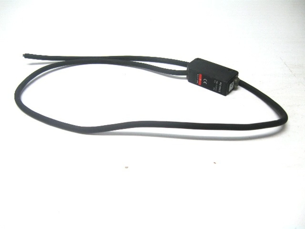 Keyence PZ-M51 Self Contained Thrubeam Photoelectric Sensor NPN, 12-24Vdc