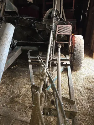 NEW IDEA 325 Harvesting Equipment | Iron Listing (46)