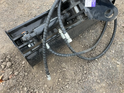 Used GIYI 3T HYDRAULIC TILT BUCKET MINI EXCAVATOR ATTACHMENT Multipurpose Buckets Michigan US | Miedema Asset Management Group #1579266