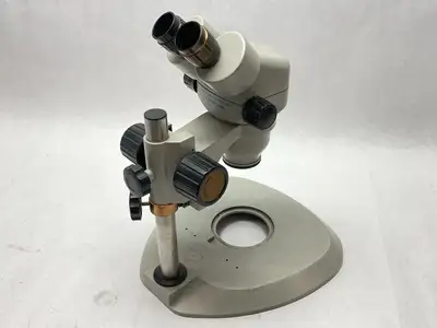 LX 23700 | Luxo  LX Stereo Zoom Binocular Microscope 0.7-4.5 With Stand - Used