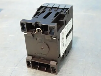 Used SIEMENS 3RT20152BB42 PLC Contactors Ohio US | HGR 24 #907479