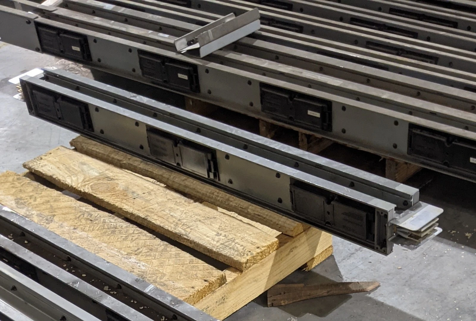 Siemens 1200 Amp Bus Duct  SX312C10PL06 5’ section