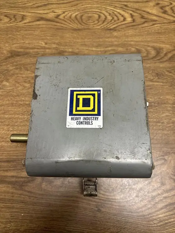 New | in-Stock SQUARE D 9008 RW-104 Miscellaneous Equipment (Electrical & Power) | Surplus Asset Holdings #1202759