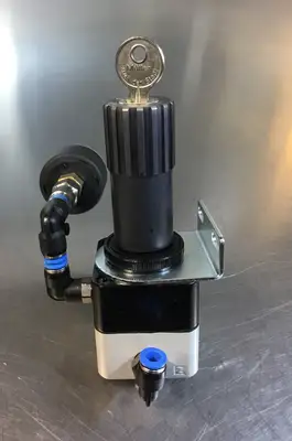 FESTO 194693 PRECISION PRESSURE REGULATOR LRPS-1/4-10 Loc.6A