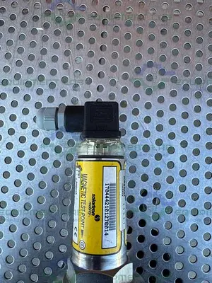 USED SOLARTRON MOBREY VT 17 VIBRATING LEVEL SWITCH W/ 2 1/2" SANITARY FITTING