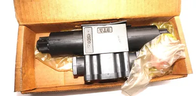 NEW PARKER D1VW004CNJCG-82 VALVE D1VW004CNJCG82