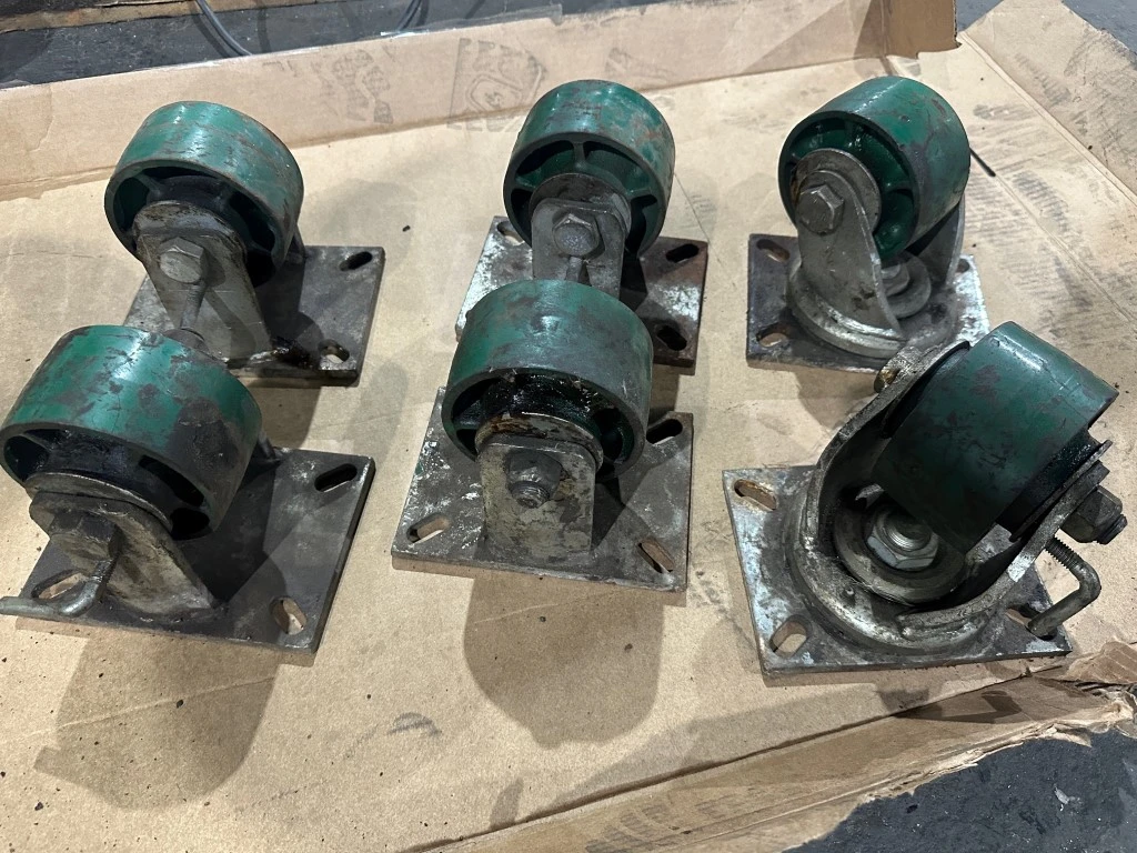 4 1/2" STEEL CASTERS