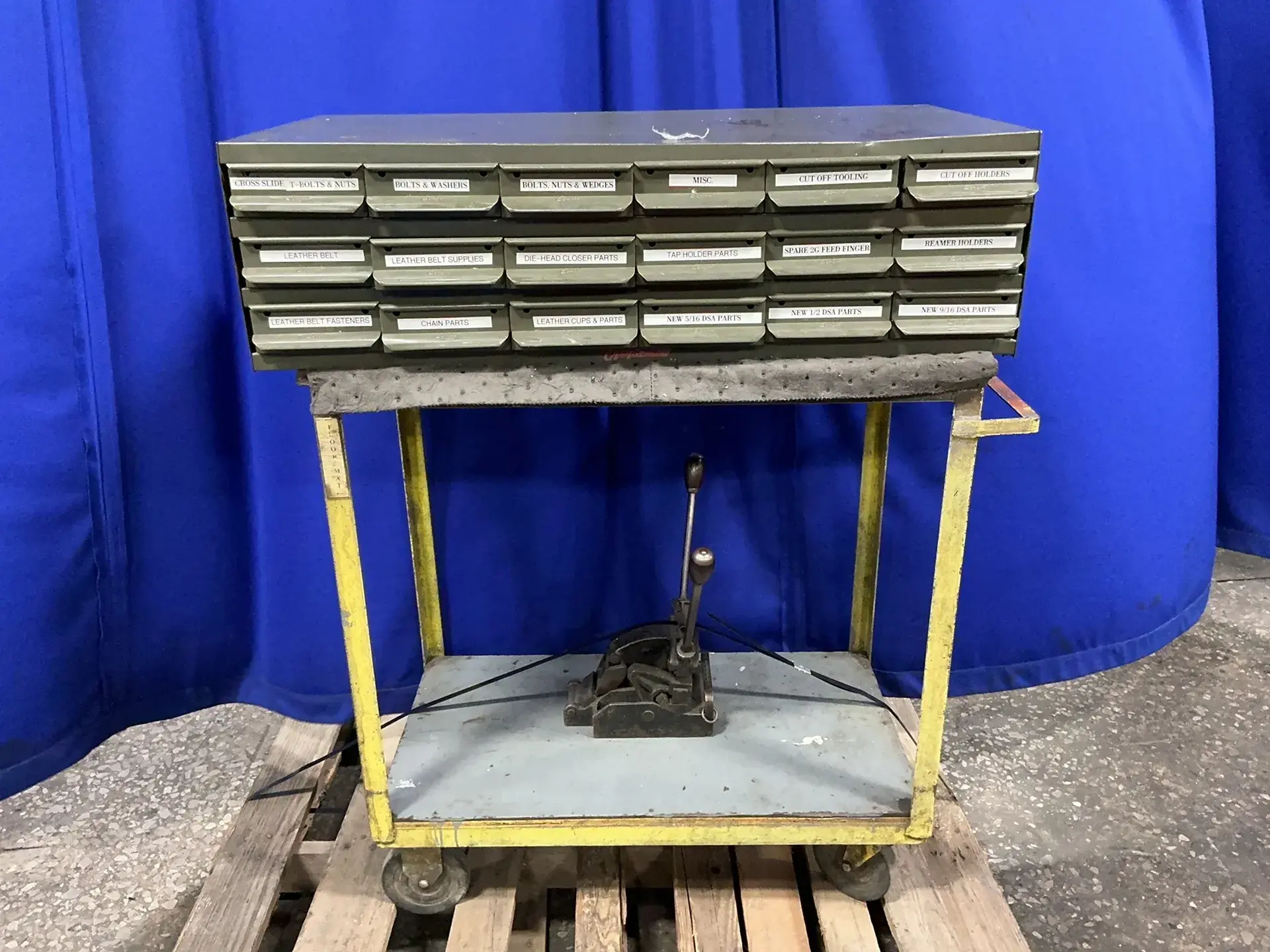 Used EQUIPTO _UNKNOWN_ Cabinets Ohio US | HGR 24 #1289734