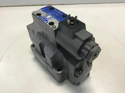 USED TOKIMEC VICKERS DG5V-7-2A-U7-H-82-JA526