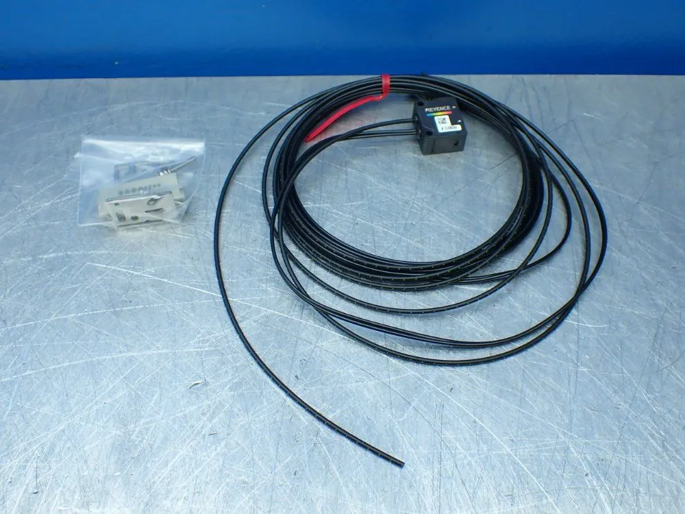 New | in-Stock KEYENCE CZH32 Sensors | HGR 24 #752444