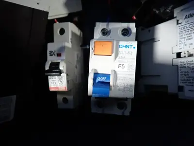 ABB, Siemens, Cutler-hammer Misc. Circuit Breakers, Electrical Equipment