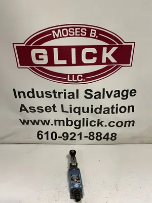 Panasonic AZ8104 VL Mini Roller Lever Limit Switch 250VAC 5A