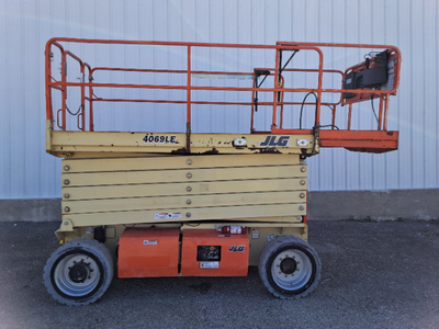 USED 2014 JLG 4069LE