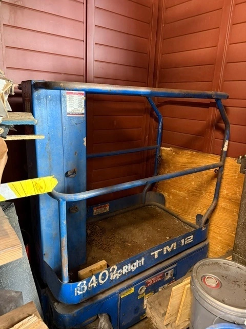 Used TM-12 LIFT MAST LIFT 18FT NEEDS BATTERIES For sale Scissor Lifters New York US | Elite Machine #1209915
