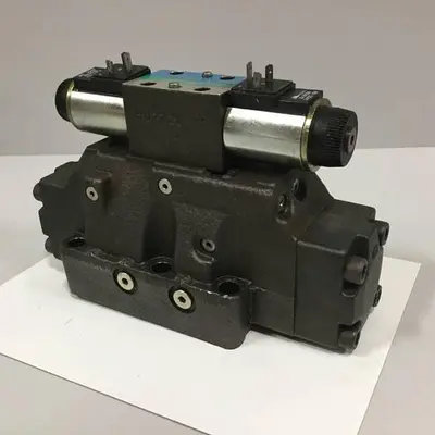 USED VICKERS DG5V-8-S-31C-E-T-M-U-HL-B13-10-EN502