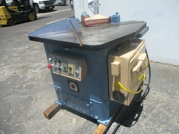 Used AMADA CSW-220 Notching Machines California US | TNT Industrial #397617