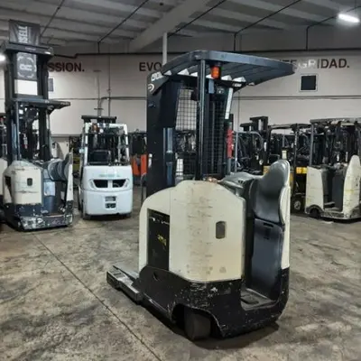 USED 2018 CROWN RR5725-45