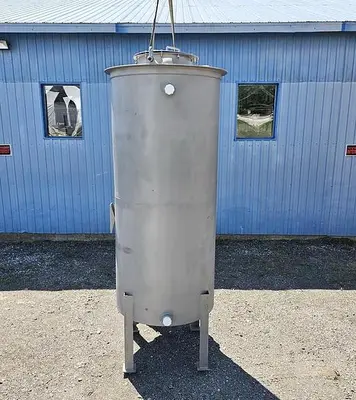 Unused 850 Gallon Tank, Stainless Steel