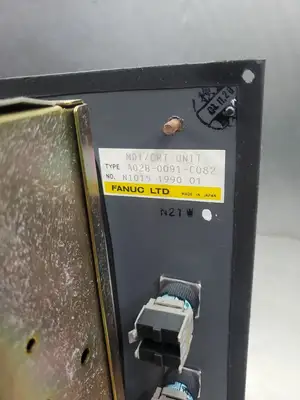 USED FANUC A02B-0091-C082 MDI/CRT UNIT W/A61L-0001-0092 DISPLAY MONITOR