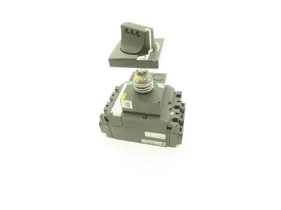 Schneider NSX100B Compact Circuit Breaker 28-40A 800V 3 Pole Panel Disconnect