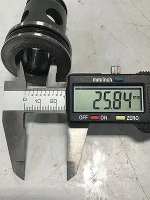 USED VICKERS 25-D20-10