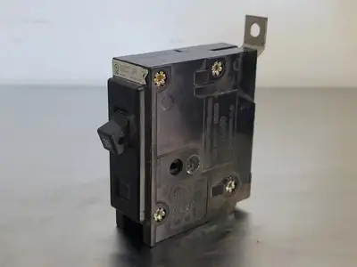 USED CUTLER-HAMMER BA135