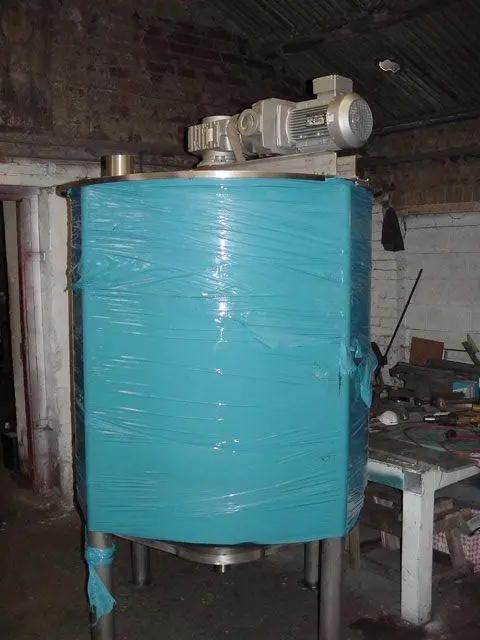 1800 L S/S Enclosed Tank