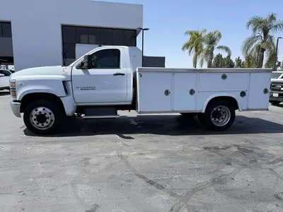 USED 2019 CHEVROLET W5500