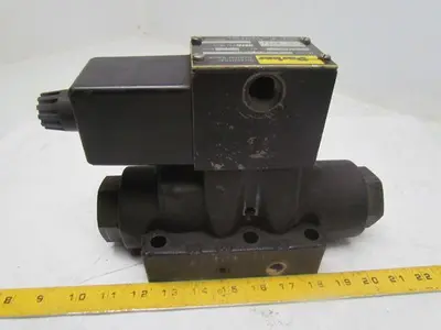 Parker D63W9E5VJ Directional Control Valve 24VDC 3000 PSI Max