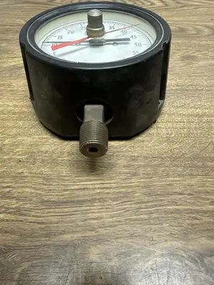Used ROBERTSHAW 0-60PSI Universal Pressure Meters Ohio US | Surplus Asset Holdings #1247057