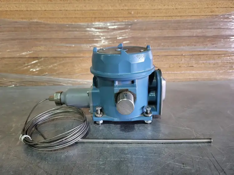 Used UNITED ELECTRIC E121-13273 Switchgears British Columbia CA | Lenmark #242455