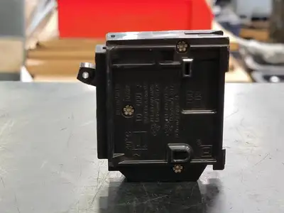 USED SQUARE D HOM120
