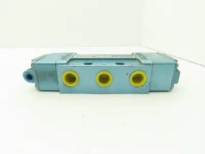 Skinner S4AACBX4 Pneumatic Directional Control Spool Valve 5/2 Pos 150 PSI
