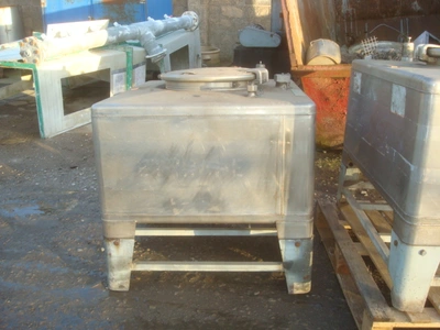 450L S/S Rectangular Bison Portable Storage Tanks