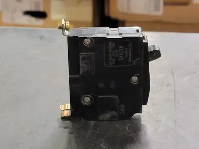 USED SQUARE D QOB120
