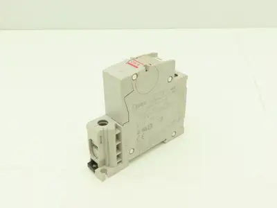 IDEC NC1V-1100 5 Amp Circuit Protector 1 Pole A Curve 250VAC/65VDC Lot of 7