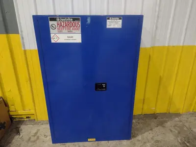 USED JUSTRITE H-1564M-YDIMENSIONS 43 X 18 X 65" HIGHCAPACITY 45 GALLONSSHELVES 2WEIGHT 291 LBS