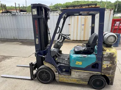 USED KOMATSU FG25ST-12