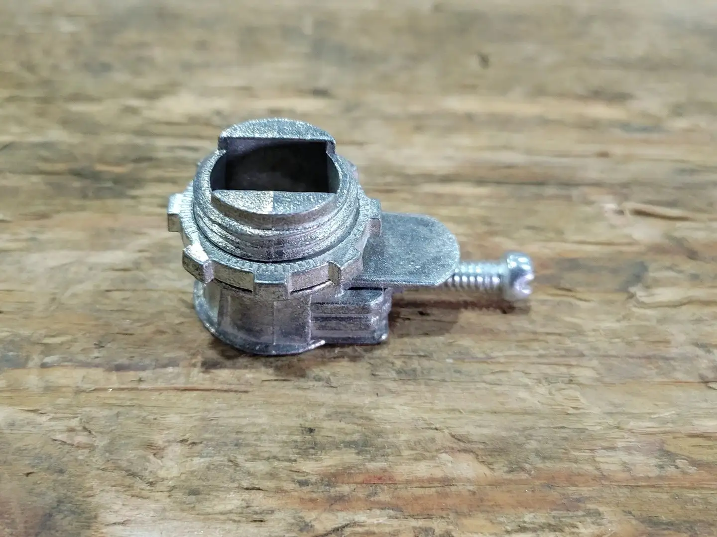 3/8" Die Cast Connector L-16
