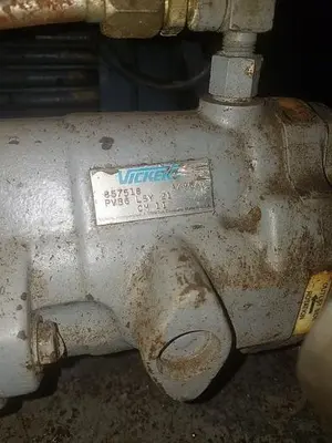 USED DELTA POWER HYDRAULIC CO. 5 HP HYDRAULIC PUMP/TANK POWER SOURCE COMBINATION
